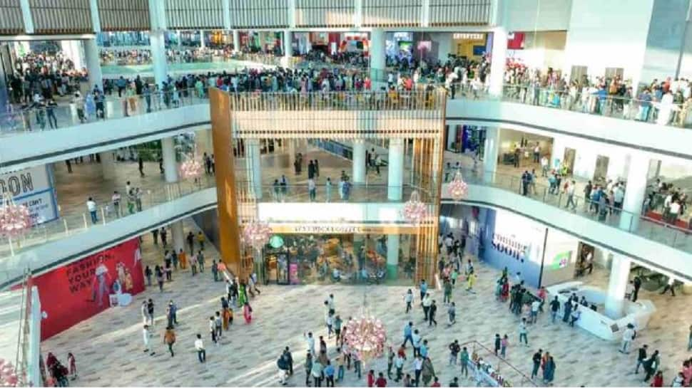 &#039;Namaz&#039; at Lulu Mall in Lucknow! Hindu organizations demand THIS after Video goes VIRAL