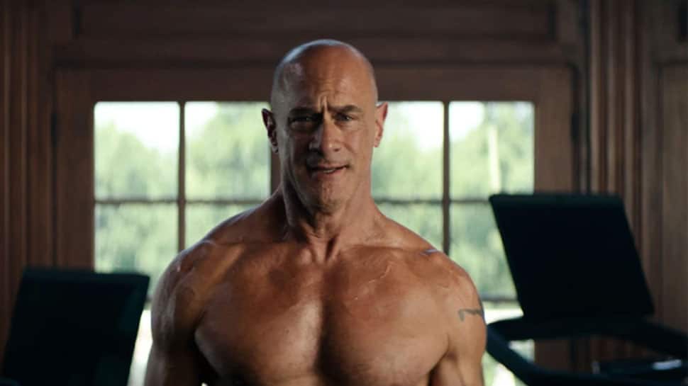 Christopher Meloni Goes Nude For Fitness Ad Flaunts His Workout Routine People News Zee News 