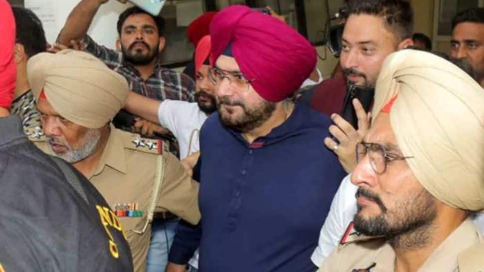 Punjab: Congress leader Navjot Singh Sidhu complains of knee pain in jail, read what doctor told him