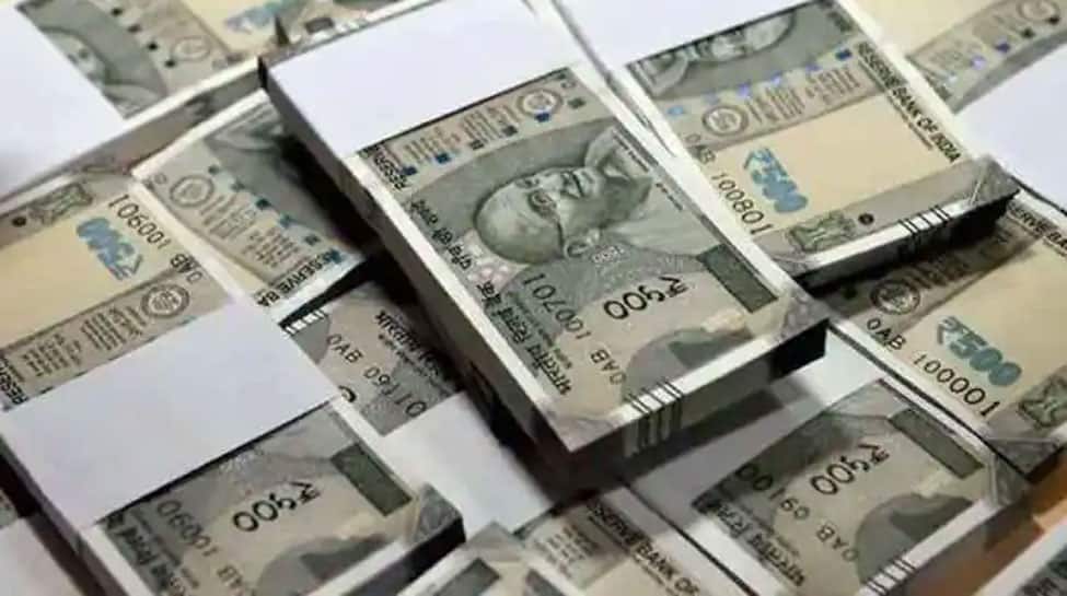 Rupee depreciates 4 paise to 79.96 against US dollar in early trade