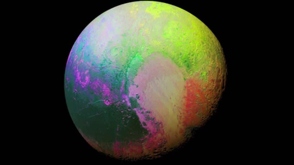 La NASA partage une superbe image de Pluton aux couleurs de l’arc-en-ciel, laissant Internet stupéfait – Voir photo |  Nouvelles de l’Inde