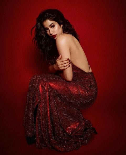 Janhvi Kapoor looks smouldering in this photoshoot