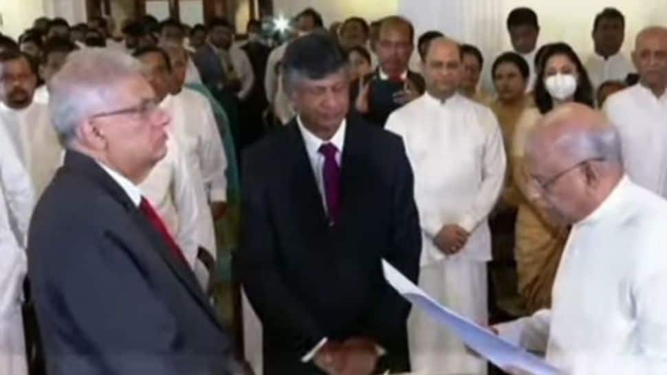 Crise au Sri Lanka : Dinesh Gunawardena a prêté serment en tant que nouveau Premier ministre du pays |  Nouvelles du monde