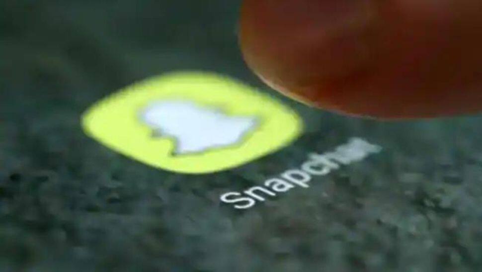 Snapchat reports $422 million loss in Q2, shares tank 25%