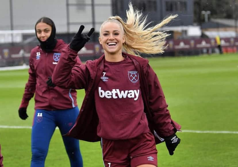 Like Men's Team, Aston Villa Women's Players 'Deeply Concerned' Over New  Season's Wet-look Kit - News18