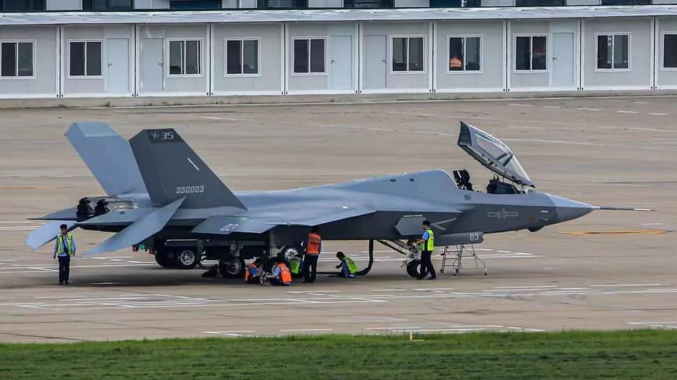 China’s most advanced Stealth Fighter Jet is ready to take on America&#039;s F-35! Shenyang J-35 ‘Breaks Cover’