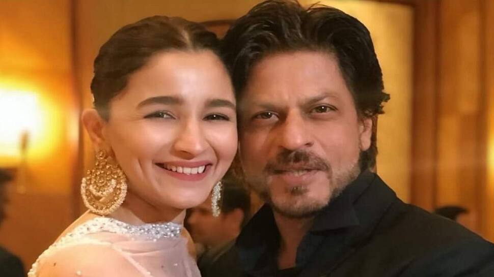 Alia Bhatt invites Shah Rukh Khan for manicure session! Check out the reason HERE