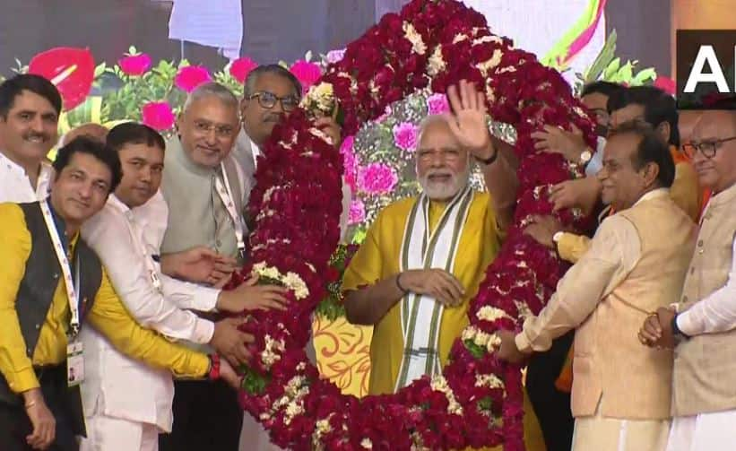 PM Narendra Modi inaugurates multiple projects of Sabar Dairy in Sabarkantha to boost Gujarat&#039;s rural economy