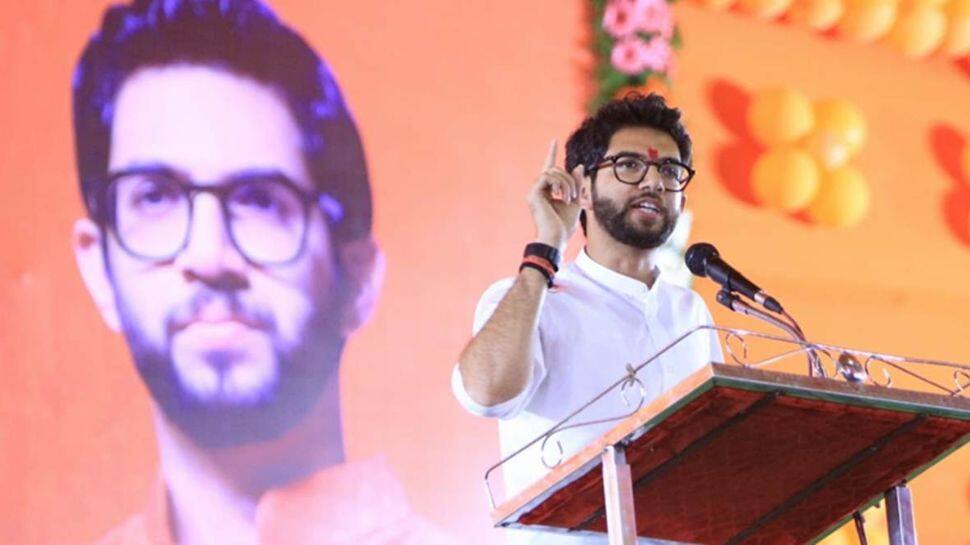Let&#039;s wait for two minutes, AZAAN…: Aaditya Thackeray PAUSES his speech for this BIG cause - Watch