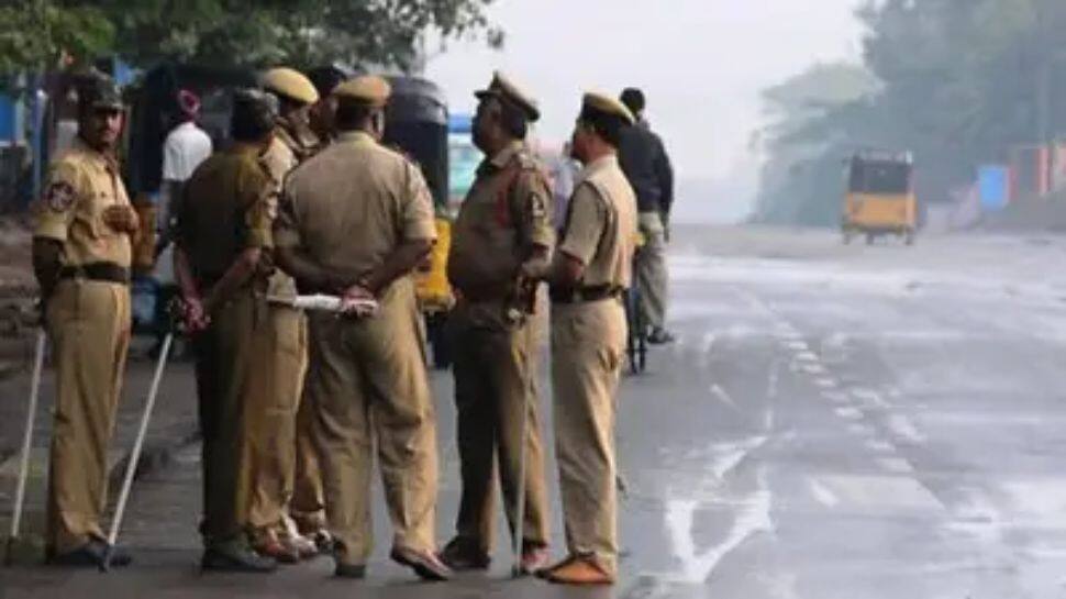 Noida e-rickshaw driver killed after collision with speeding Mercedes near Nithari 