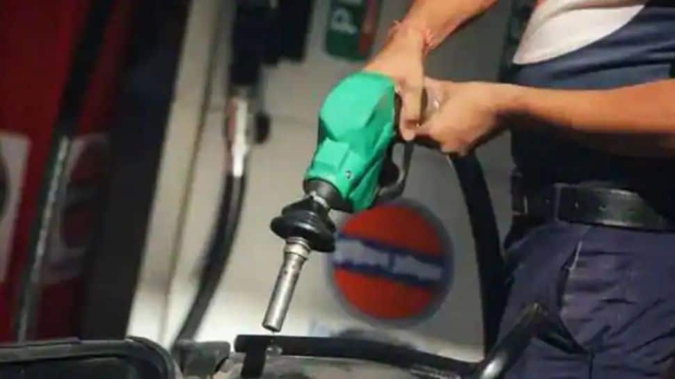 IOC sold petrol at Rs 10 a litre loss, diesel at Rs 14; firm posts first quarterly loss in 2 years 