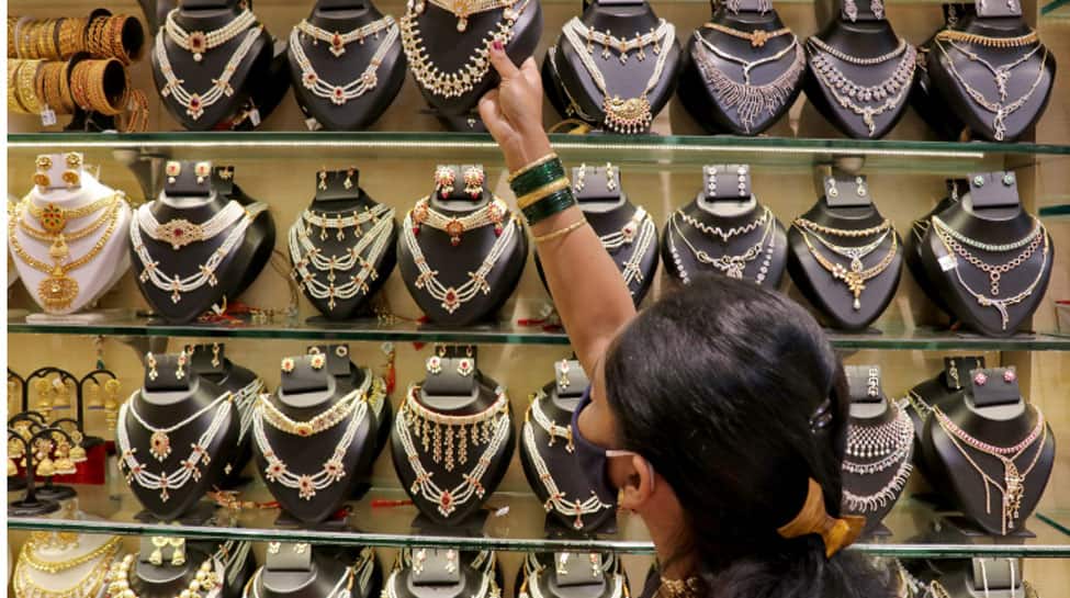 Gold price today, August 1: Gold prices fall by Rs 100, Check rates of yellow metal in Delhi, Patna, Lucknow, Kolkata, Kanpur, Kerala and other cities