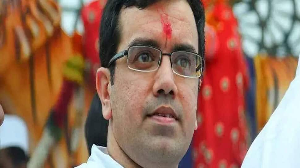 Another jolt to Uddhav Thackeray, THIS Shiv Sena leader booked for threatening rape victim