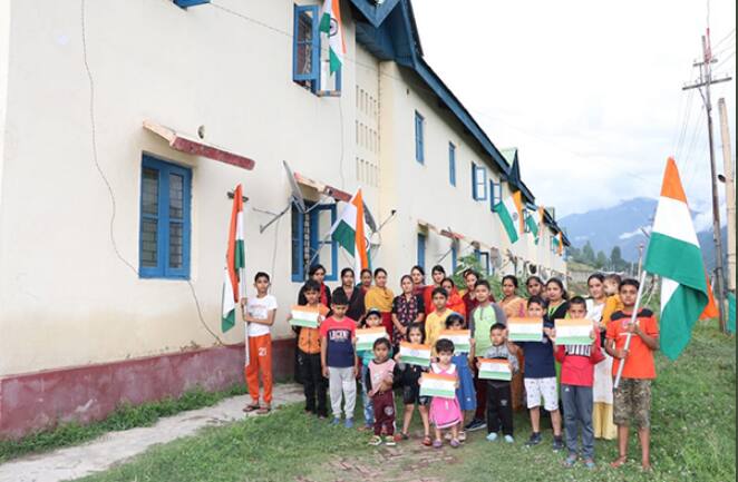 &#039;Har Ghar Tiranga&#039; campaign: Large number of people join celebrations to mark 75 years of India`s Independence in Jammu and Kashmir