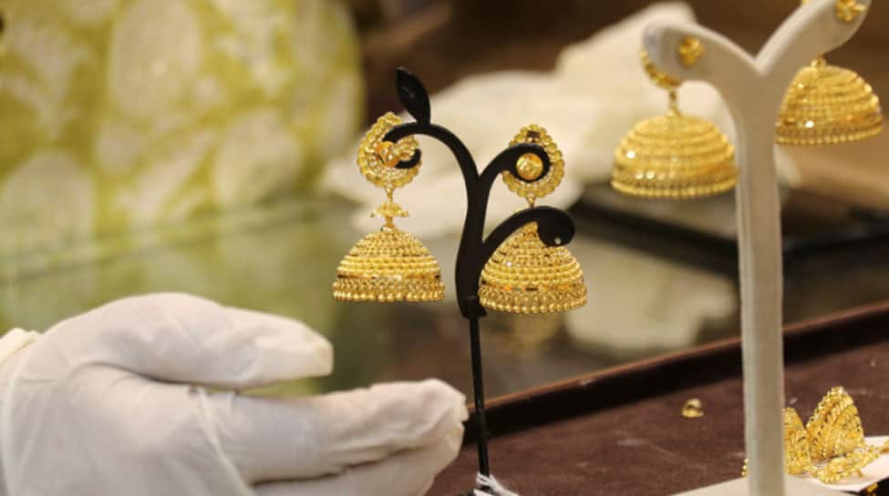 Gold price today, August 5: Gold marginally lower; silver falls Rs 487