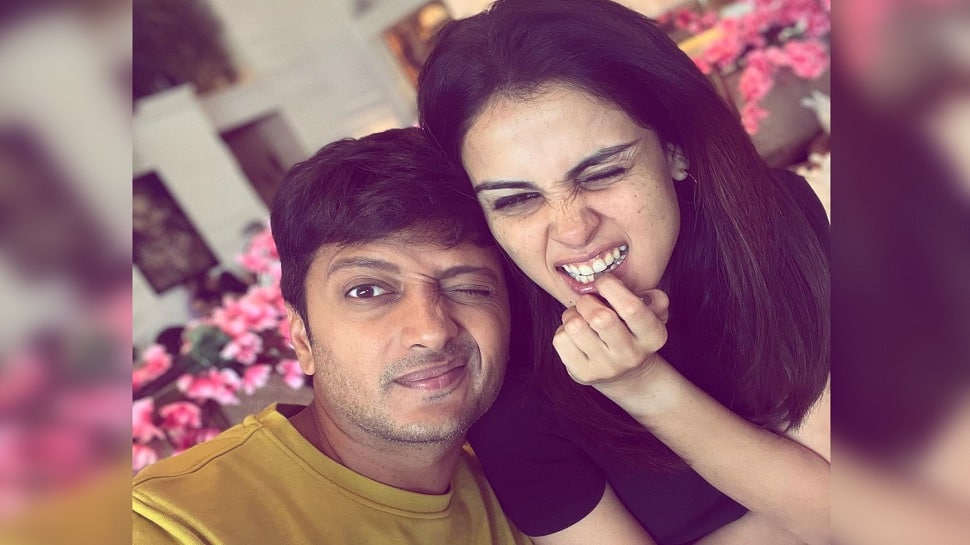 Riteish Deshmukh has a hilarious birthday wish for wife Genelia D&#039;Souza: WATCH