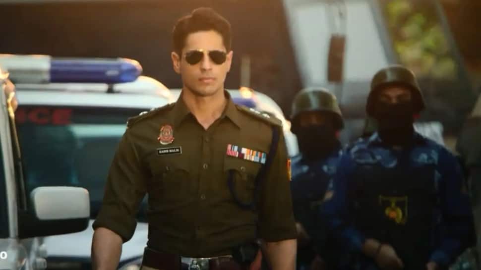 Sidharth Malhotra shares action-packed BTS photo from Rohit Shetty’s &#039;Indian Police Force&#039; sets