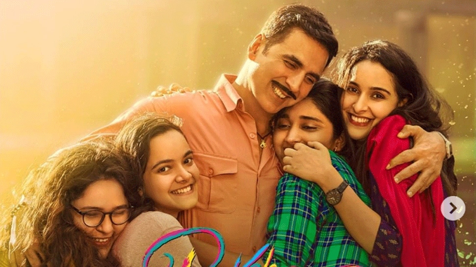 Akshay Kumar gifts pearl necklaces, sarees to on-screen &#039;Raksha Bandhan&#039; sisters: WATCH