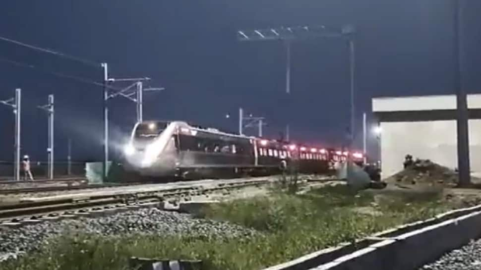 Watch Video: India&#039;s first Delhi-Meerut RRTS train does night testing