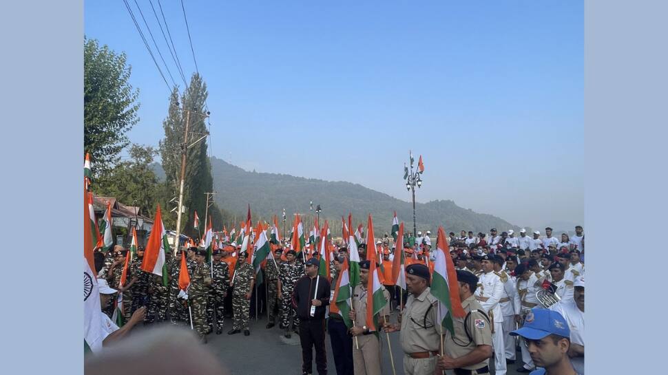 Independence Day 2022: J&amp;K administration organizes Tricolor Walkathon, hoists 108-feet flag