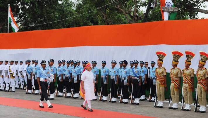 PM Modi inspecting the Guard of Honour at Red Fort on August 15, 2016