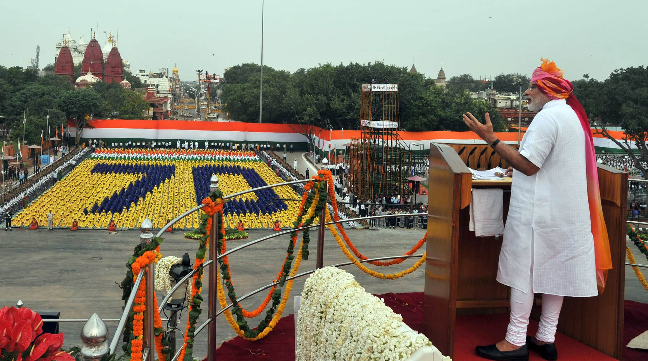 In 2016, PM Narendra Modi donned a tie and dye turban in hues of pink and yellow