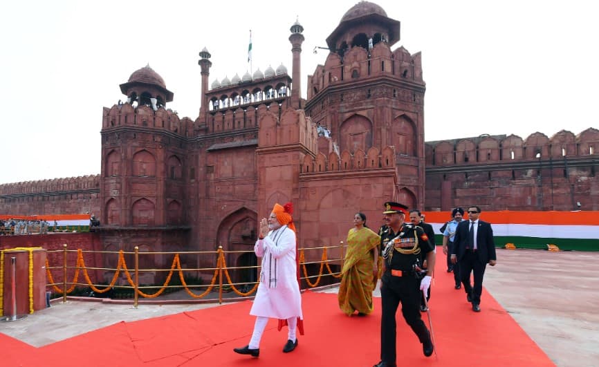 PM Narendra Modi walking towards the dais to address the nation on the occasion of 72nd Independence Day