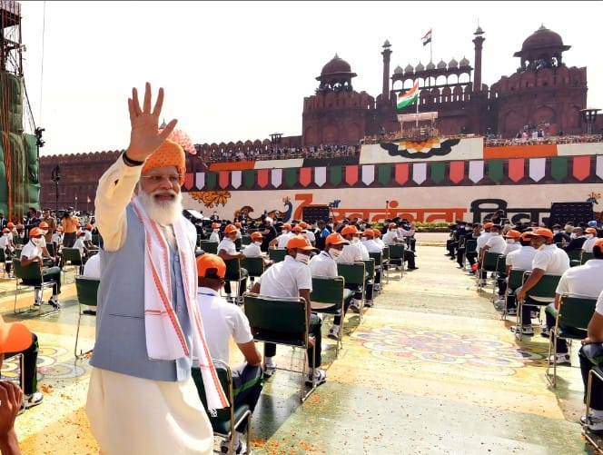 In 2021, PM Narendra Modi wore a saffron turban with red patterns