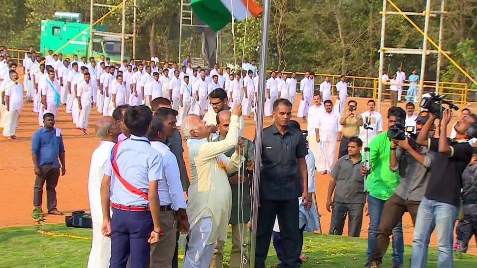 &#039;People should think ABOUT...&#039;, Mohan Bhagwat&#039;s MESSAGE after hoisting National Flag at Sangh headquarters