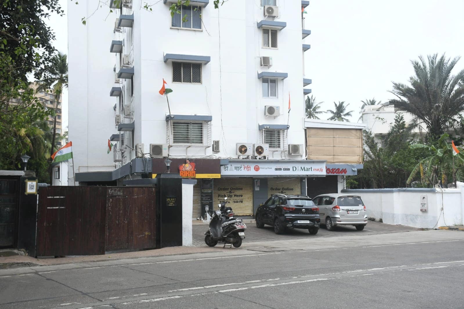 Tricolor at Salman Khan's Galaxy apartment