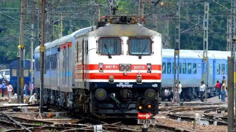 Indian Railways BOMB Scare: Taj Express evacuated, searched for over 2 hours