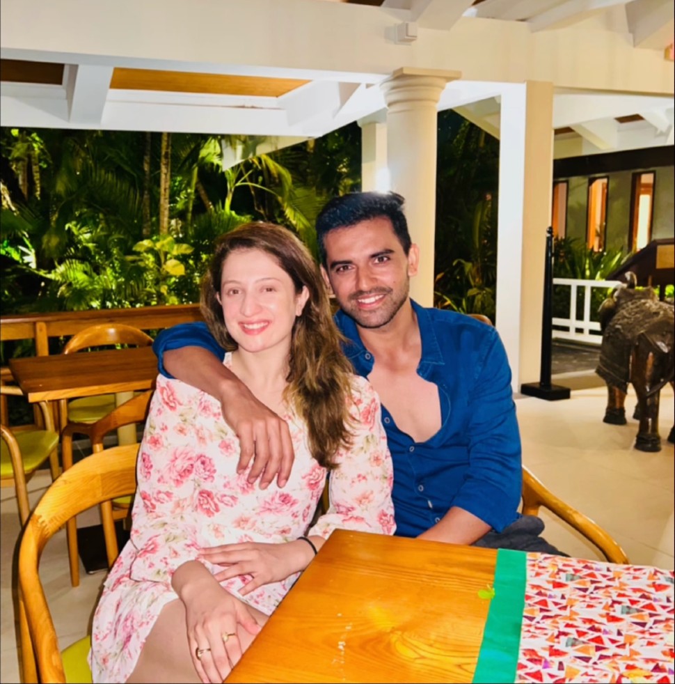 Deepak Chahar introduced his girlfriend Jaya Bhardwaj to his Team India colleagues in 2021. Jaya travelled to Dubai for the second leg of IPL 2021 and also travelled with Deepak Chahar to South Africa last year. (Source: Twitter)