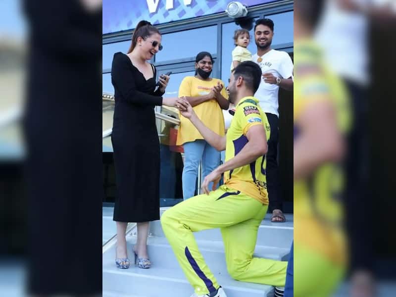 CSK captain MS Dhoni had suggested that Deepak Chahar should propose to Jaya Bhardwaj after their game against Punjab Kings in IPL 2021. CSK won the IPL 2021 title. (Source: Twitter)
