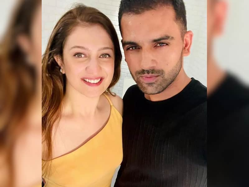 Deepak Chahar got down on one knee and proposed to Jaya Bhardwaj in the stands at the Dubai stadium after the CSK vs PBKS match in IPL 2021. (Source: Twitter)