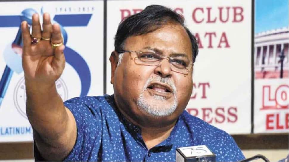 SSC Scam: &#039;No one will be spared, wait UNTILL...&#039;, Partha Chatterjee sends BIG SIGNAL outside court