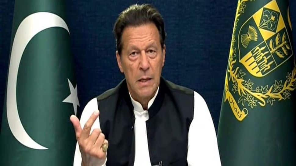 Pakistan: Imran Khan calls for protest today against arrest of his aide Shahbaz Gill, media curb