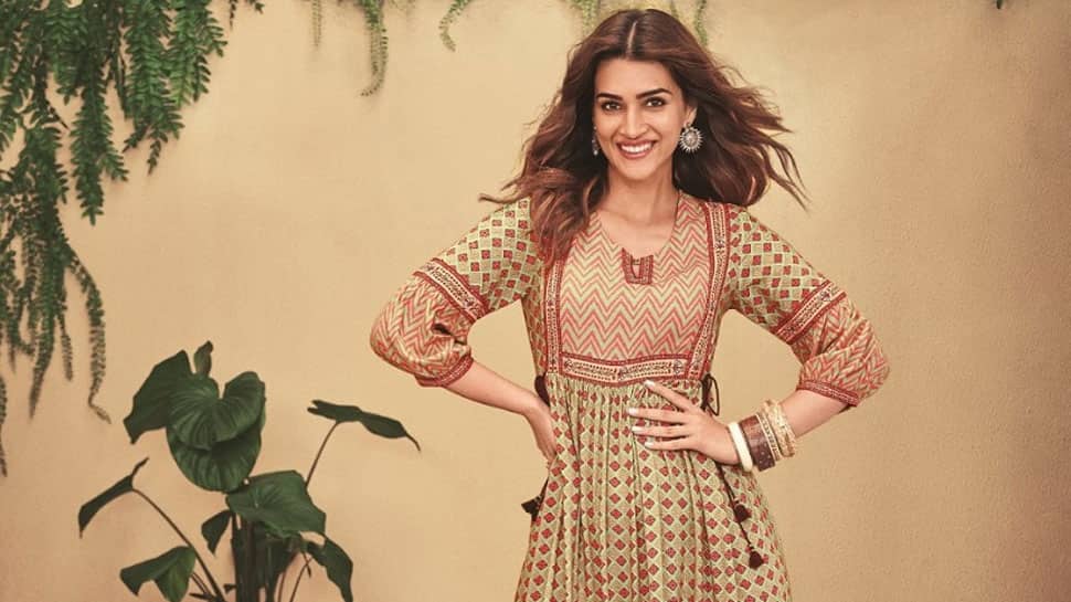 Kriti Sanon Xx Anal - Kriti Sanon becomes face of THIS major retail brand, looks stunning in desi  wear! | People News | Zee News