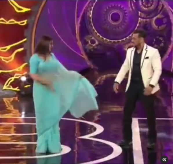 Sonali shakes leg with Salman
