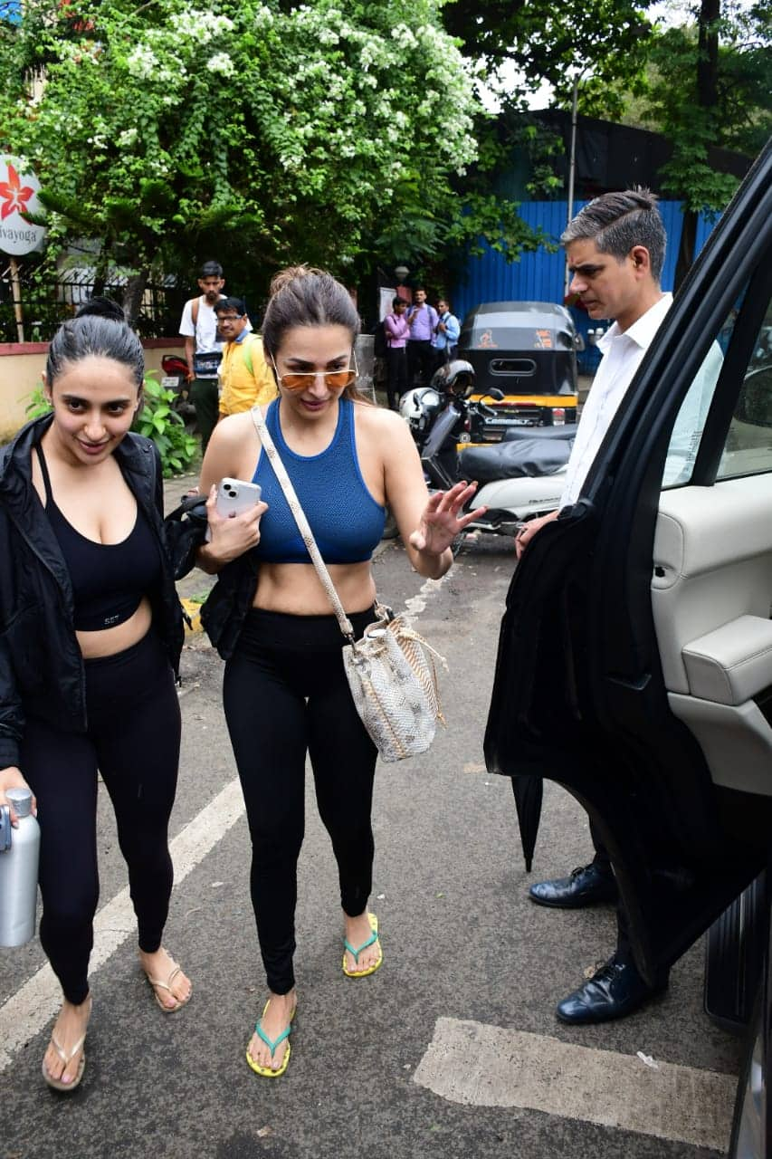 48 years old Malaika Arora sets new Hotness goals for Youngster, Akansha  Ranjan in Skin colour pants 