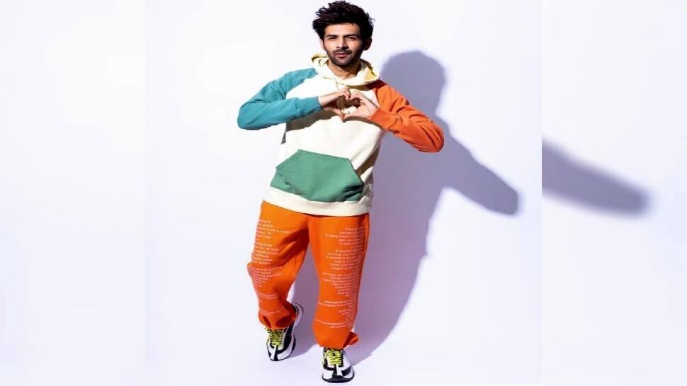 Bollywood actor Kartik Aryan is big football fanatic. He is an active member of Ranbir Kapoor's all-star football club, AFSC in Mumbai. (Source: Twitter)