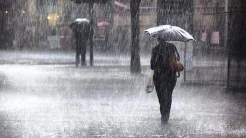 Rain pushes Delhi&#039;s mercury below 25°C, IMD predicts light rainfall for the city today