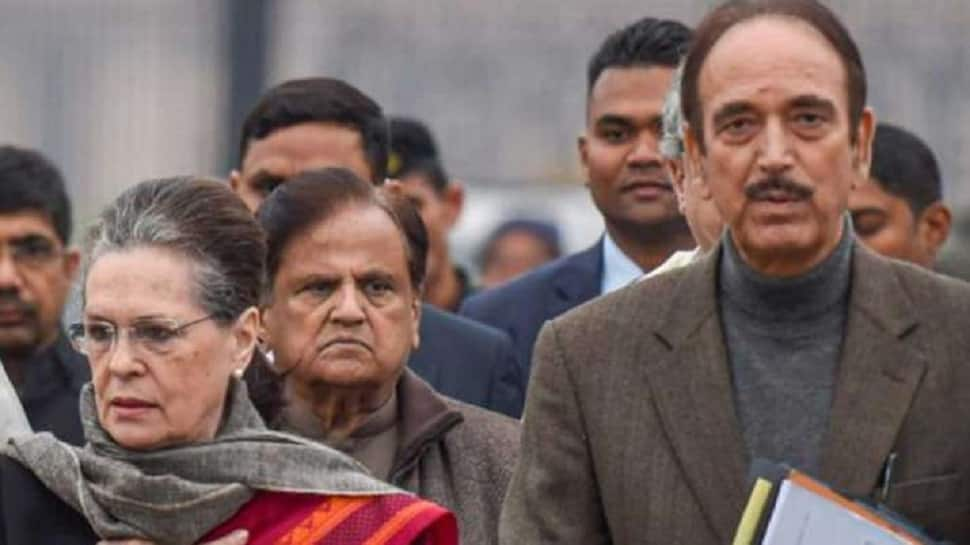 Mountain of TROUBLE for Congress, 42 more leaders resign in support of Ghulam Nabi Azad