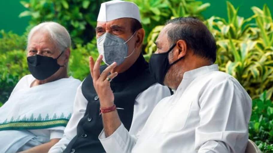 RIFT widening in Congress? Top G-23 leaders meet Ghulam Nabi Azad; WHAT ...