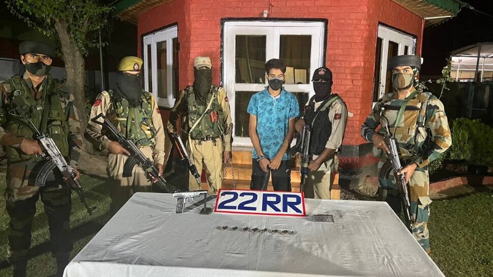 J-K cops arrests LeT terrorist in Sopore; recover arms and ammunition 