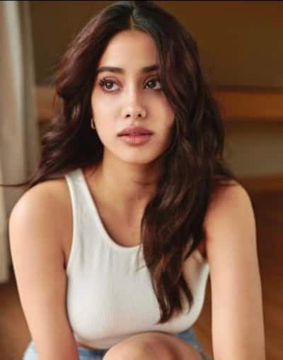 Janhvi Kapoor shares new Instagram post 