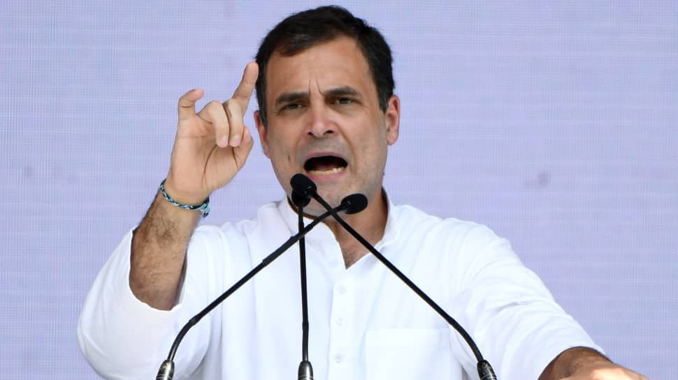 Rahul Gandhi goofs up at &#039;Halla Bol&#039; rally, says &#039;Aata&#039; is now Rs 40 per &#039;litre&#039;; BJP reacts