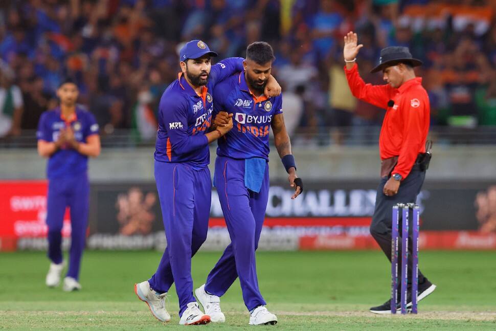 Team India all-rounder Hardik Pandya failed with both bat and ball in the Asia Cup 2022 Super 4 match against Pakistan. Pandya was dismissed for duck and gave away 44 runs in his 4 overs. (Photo: ANI)