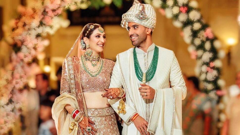 deepak-chahar-returns-to-asia-cup-2022-squad-proposing-after-ipl-to-royal-wedding-in-agra-know-about-pacer-s-love-story