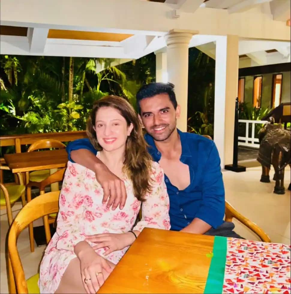 Deepak Chahar introduced his girlfriend Jaya Bhardwaj to his Team India colleagues in 2021. Jaya travelled to Dubai for the second leg of IPL 2021 and also travelled with Deepak Chahar to South Africa last year. (Source: Twitter)