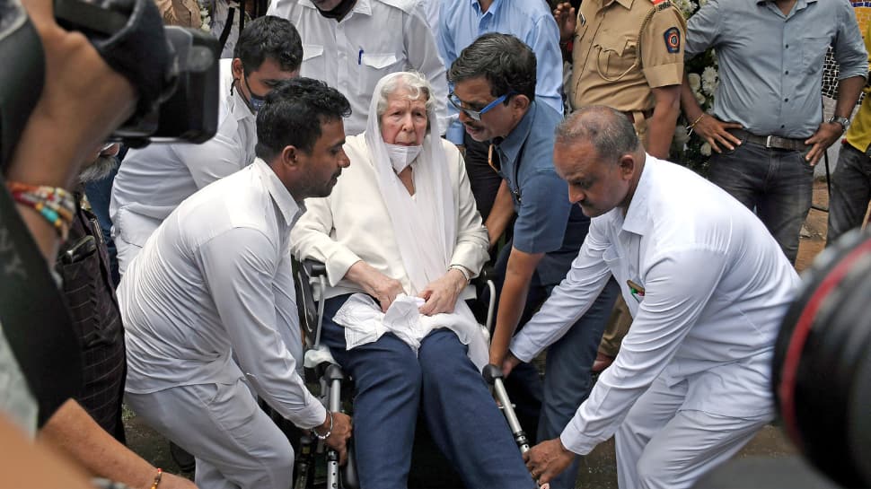 Cyrus Mistry cremated in Mumbai; Ratan Tata&#039;s stepmother Simone attends funeral